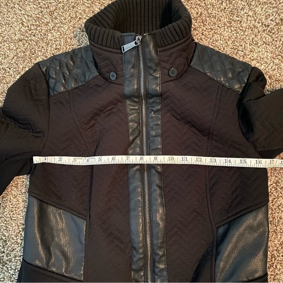 BCBGeneration Black Herringbone Quilted Faux Leather Trench Jacket in Sz S - Picture 4 of 10